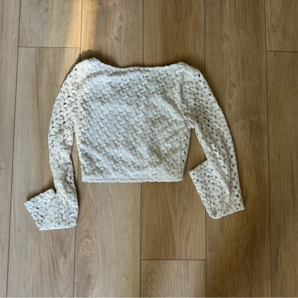 Lace Long Sleeve Crop Top - Picture 2 of 2